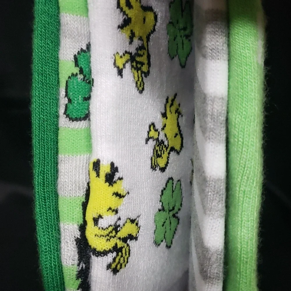 Peanuts NWT Snoopy and Woodstock, Four Leaf Clover 5 pairs Footie Socks